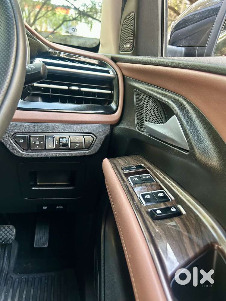 Mg Hector Plus Savvy Pro 1.5 Turbo Petrol Cvt 7 Str, 2024, Petrol