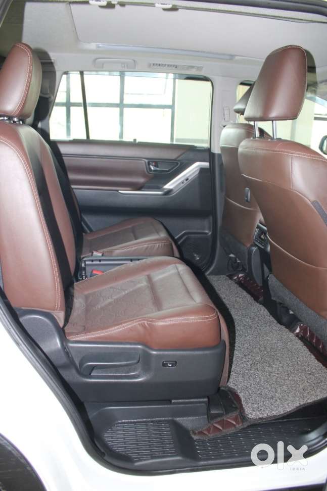 Toyota Innova Hycross 2.0 Zx (o) Hybrid 7 Str, 2023, Petrol