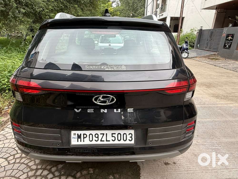 Hyundai Venue Petrol Manual 2023