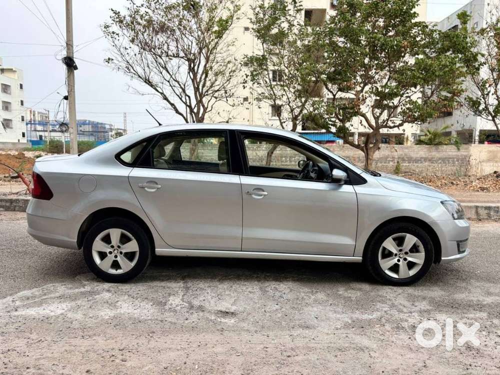 Skoda Rapid 1.5 Tdi Style/1.5 At Style, 2017, Diesel