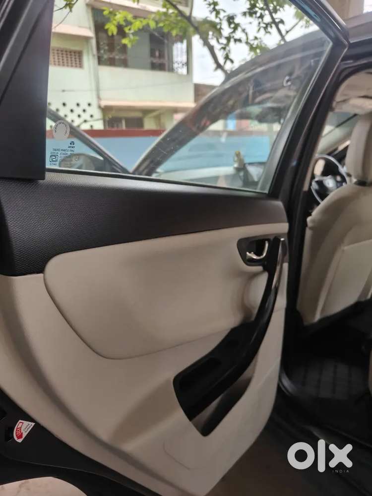 Less Than 5000 Km Driven With All Top Model Features