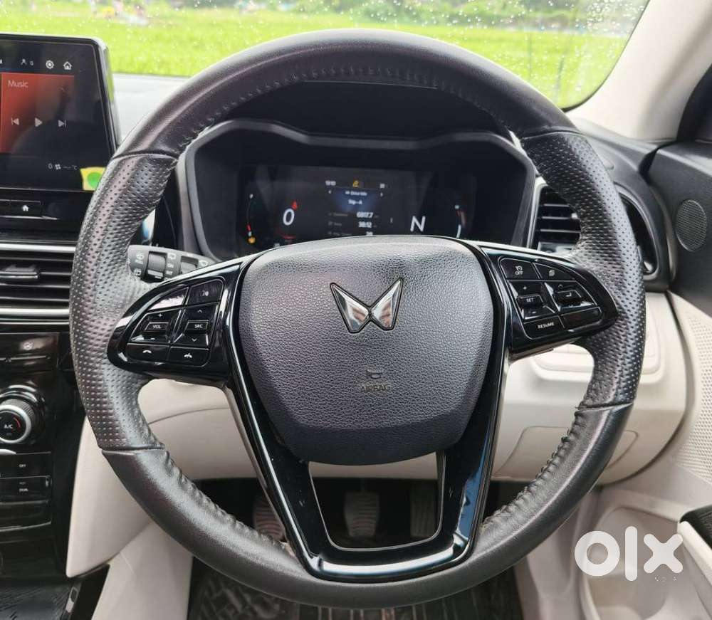 Mahindra Xuv 3xo Ax5 Pm Mt, 2024, Petrol