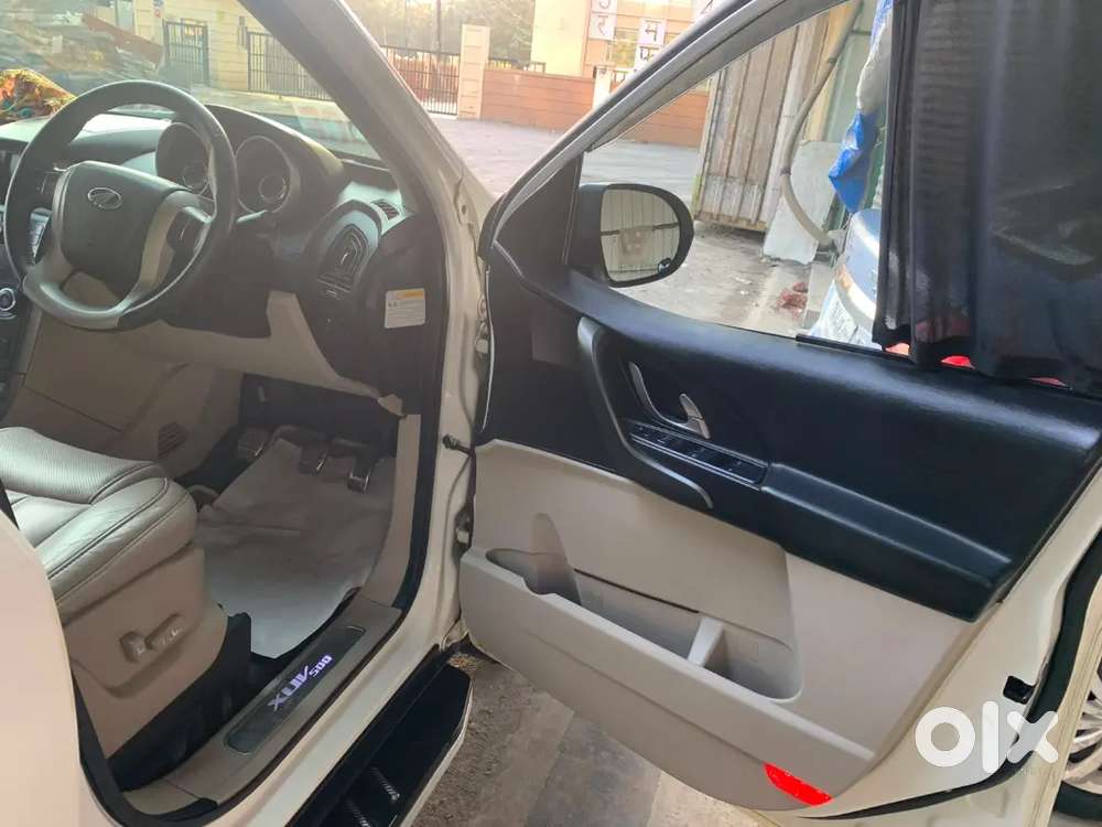 Mahindra Xuv500 2017 Diesel Manual Pearl White Top Model