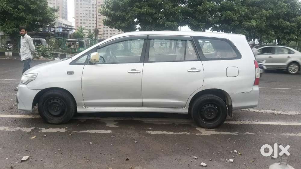 Toyota Innova 2013 Diesel 300000 Km Driven