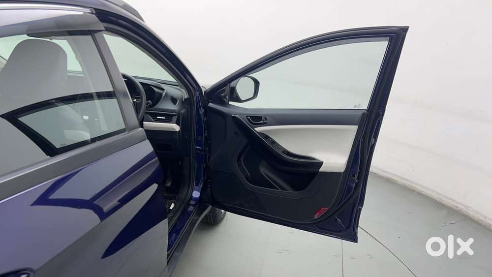 Tata Nexon Pure (s) 1.2 Petrol 6amt, 2025, Petrol