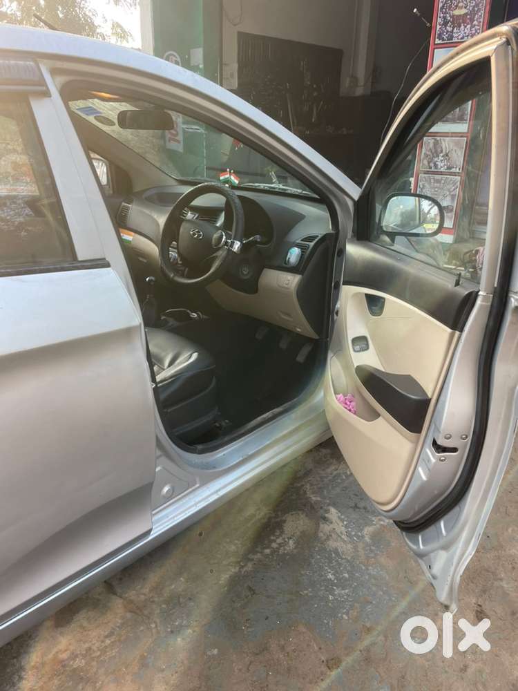 Hyundai Eon Petrol Automatic 2015 Year