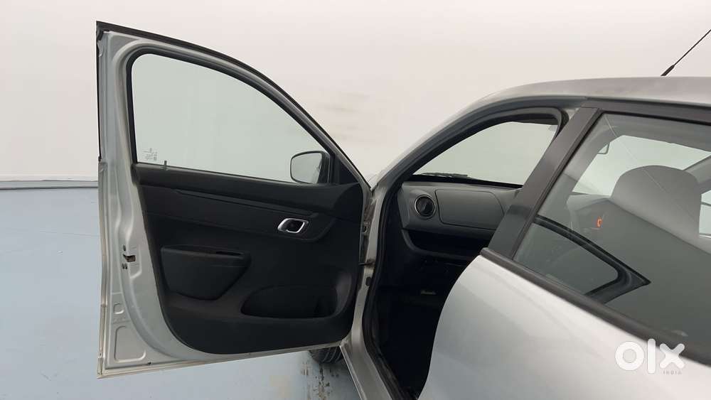 Renault Kwid 2019-ongoing 1.0 Rxt (o), 2019, Petrol