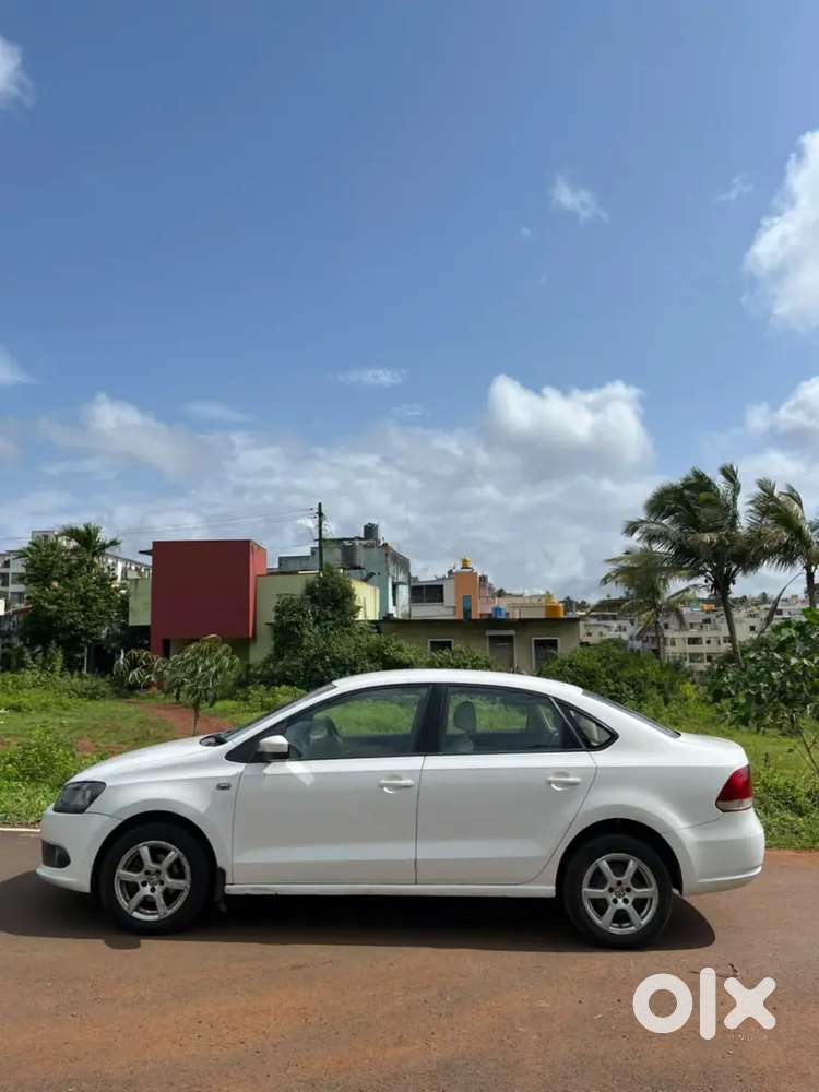 Volkswagen Vento 2013 1.6 Highline Diesel