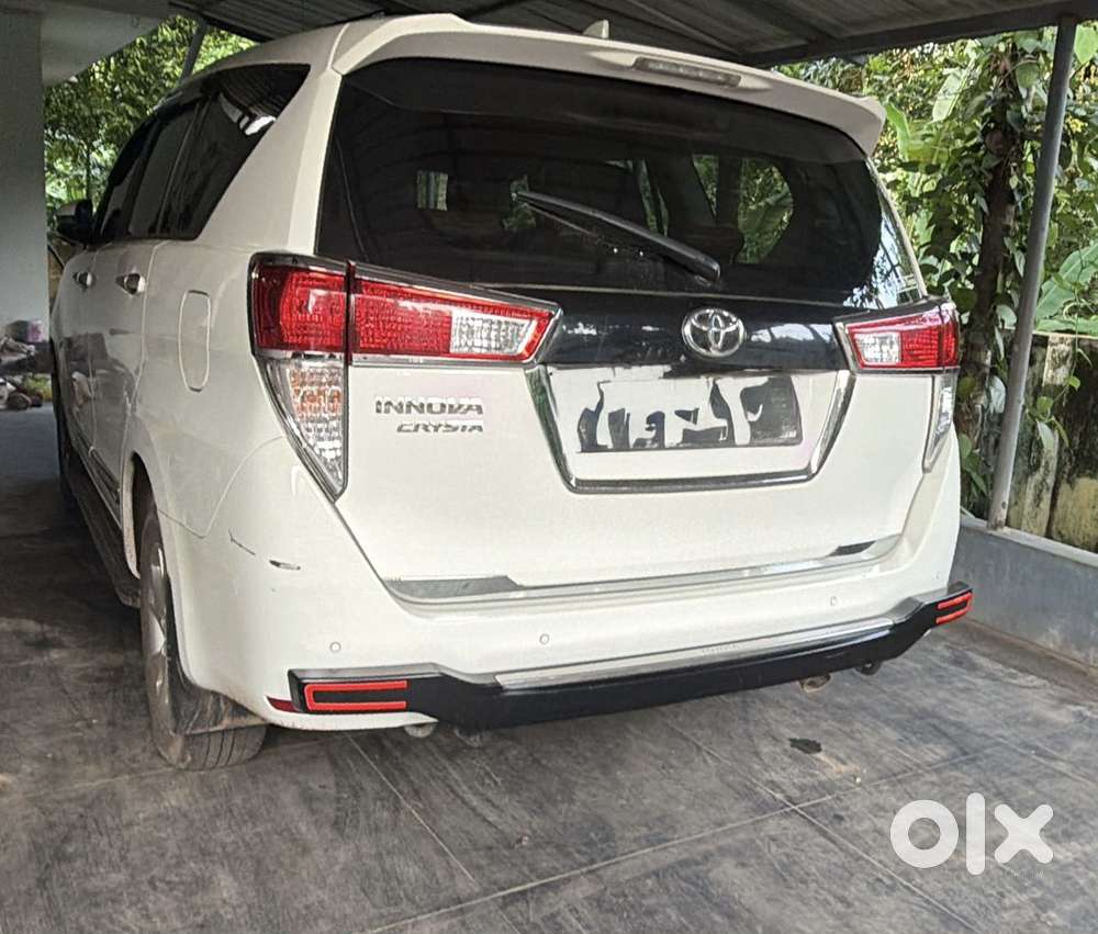 Toyota Innova Crysta 2.4 G Mt, 2023, Diesel