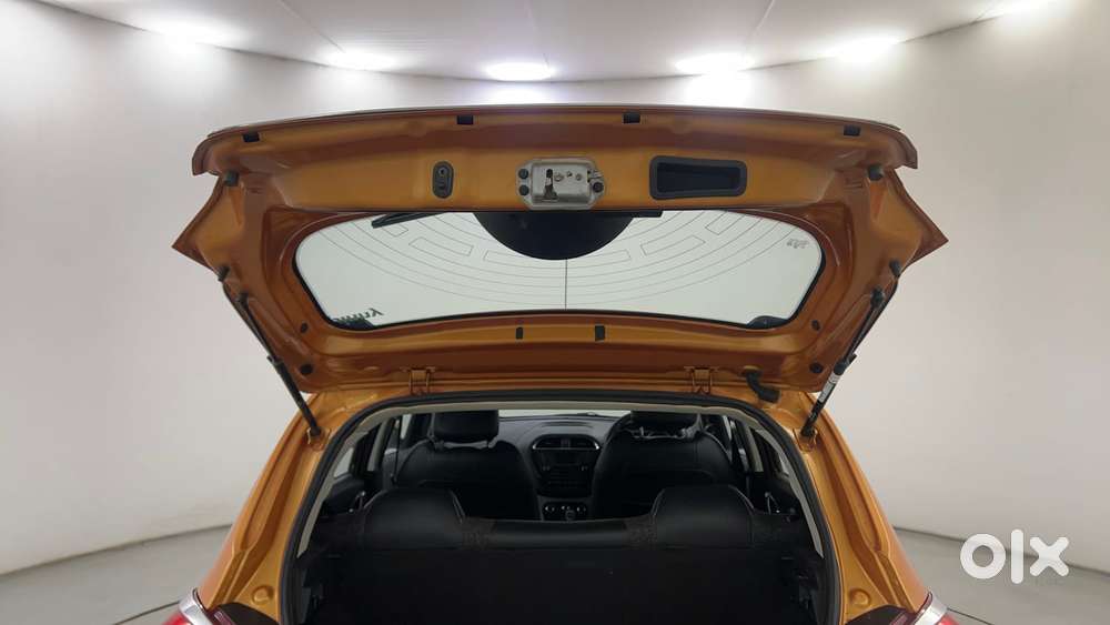 Tata Tiago Xza, 2017, Petrol