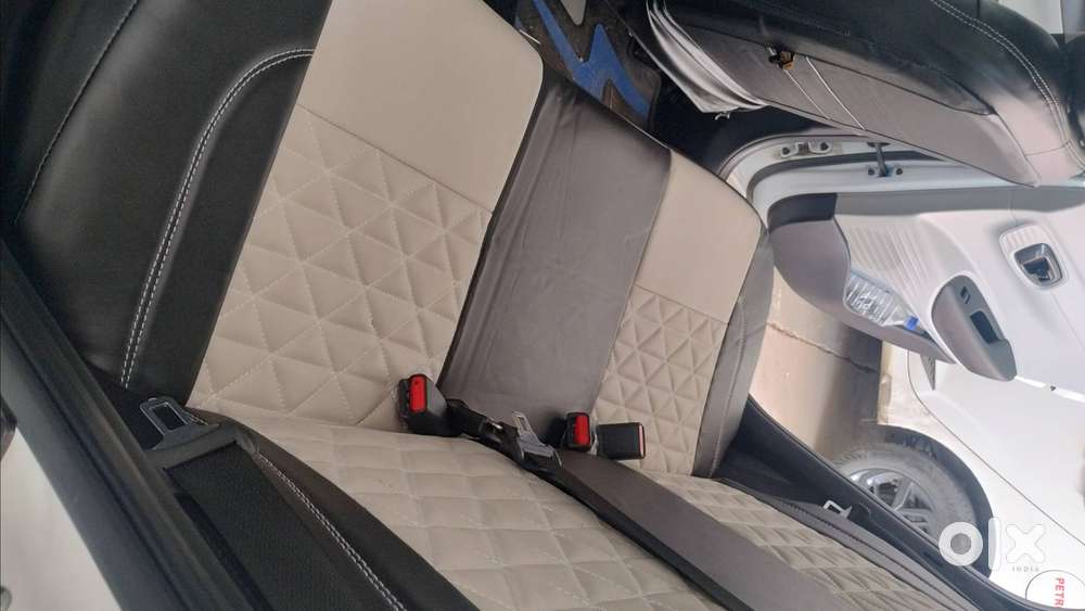 Professor Automatic Car With Sunroof In Excellent Condition