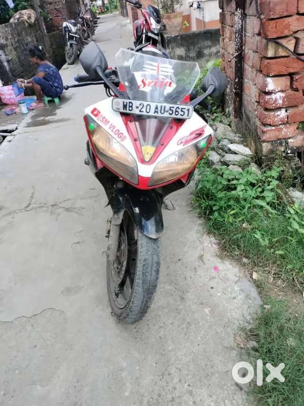 R15s white red