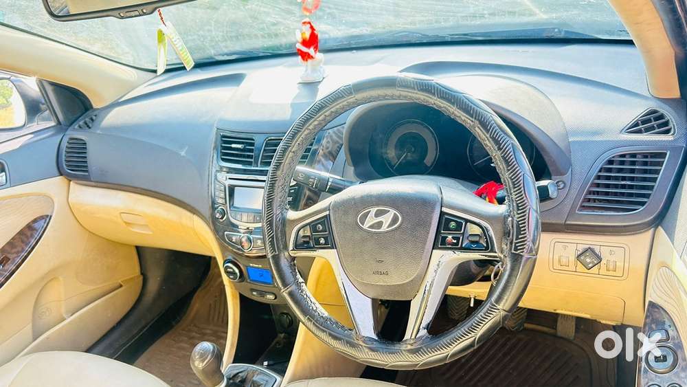Hyundai Verna 2011 Manual