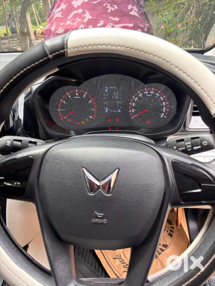 Mahindra Xuv 3xo 2025 Petrol 5500 Km Driven