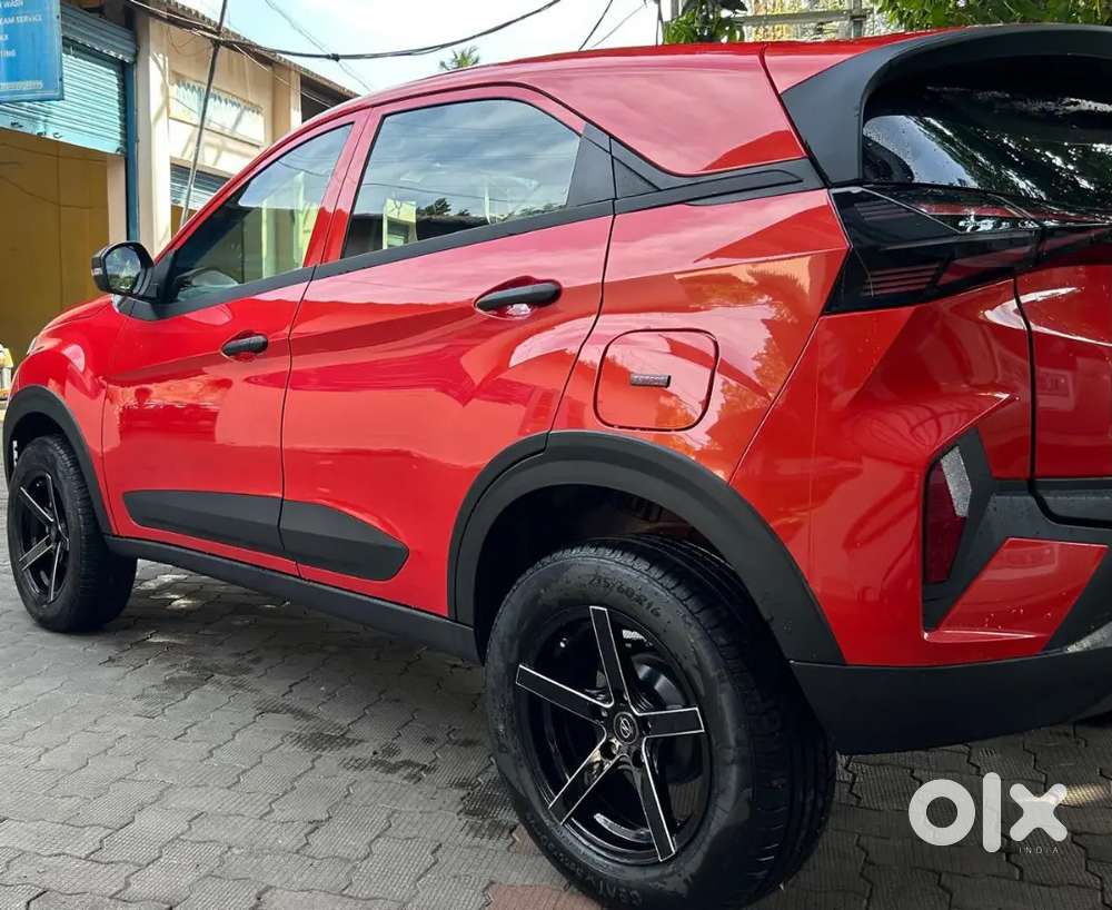 Tata Nexon 2025 Petrol. Only16500 Km Driven