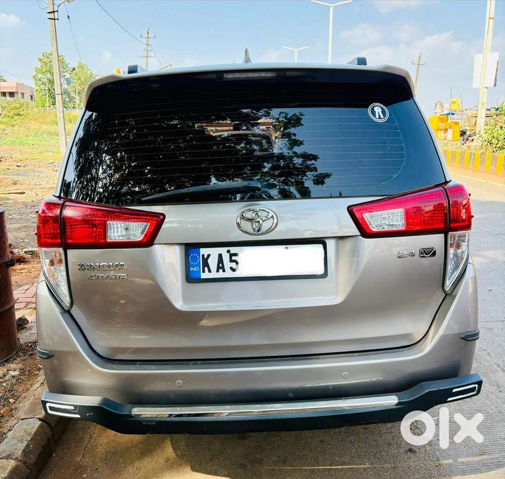 Toyota Innova Crysta 2016 Diesel Well Maintained