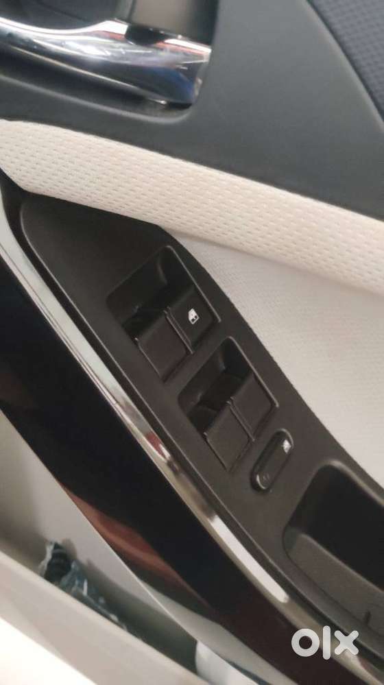 Tata Nexon 1.2 Revotron Xz Plus Premium Dual Tone, 2022, Petrol