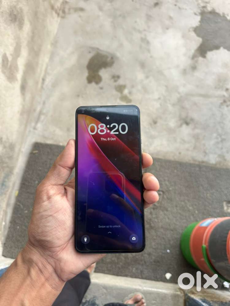 One plus 9 5g. 8gb ram 128 storage, Display changed