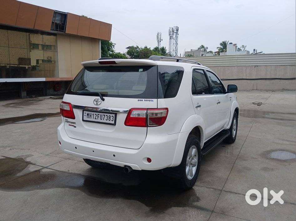 Toyota Fortuner 4x4 Manual Limited Edition, 2010, Diesel