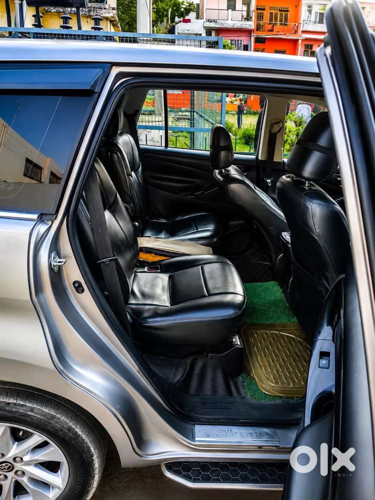 Toyota Innova Crysta 2.4 G Mt 7 Str, 2017, Diesel