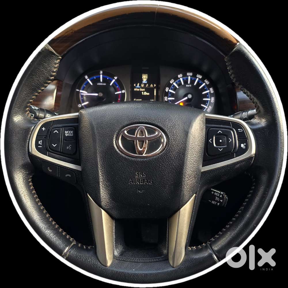 Toyota Innova Crysta 2.8z Automatic, 2016