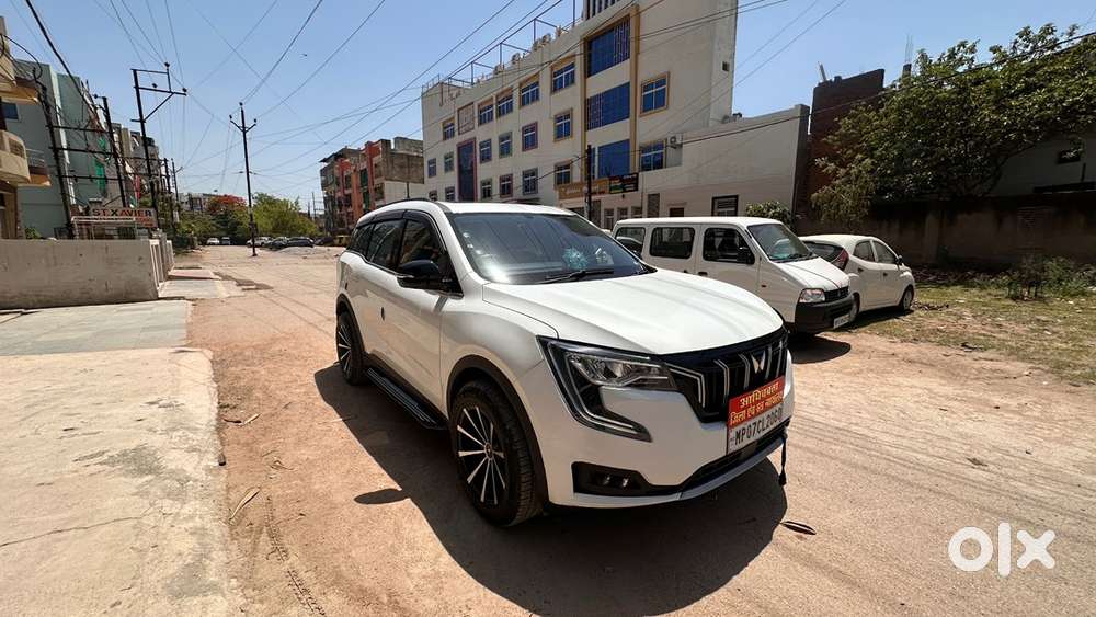 Mahindra Petrol 2022 Car