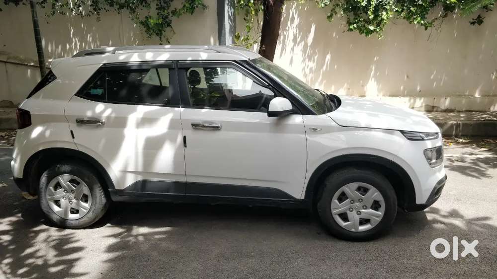 Hyundai Venue Petrol Manual 2021