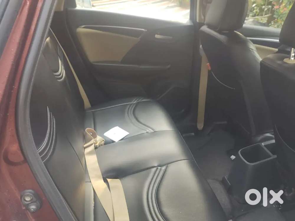 Honda Jazz 2018 Petrol 35000 Km Driven Company Service Well Maintend .