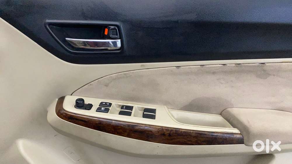 Maruti Suzuki Swift Dzire Zxi + Amt, 2017, Petrol