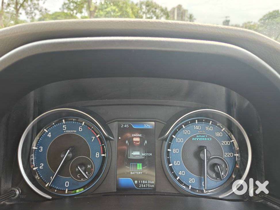 Maruti Suzuki Ertiga 1.5 Zxi Plus Shvs, 2022, Petrol
