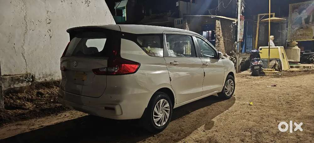 Maruti Suzuki Ertiga Vxi 2026
