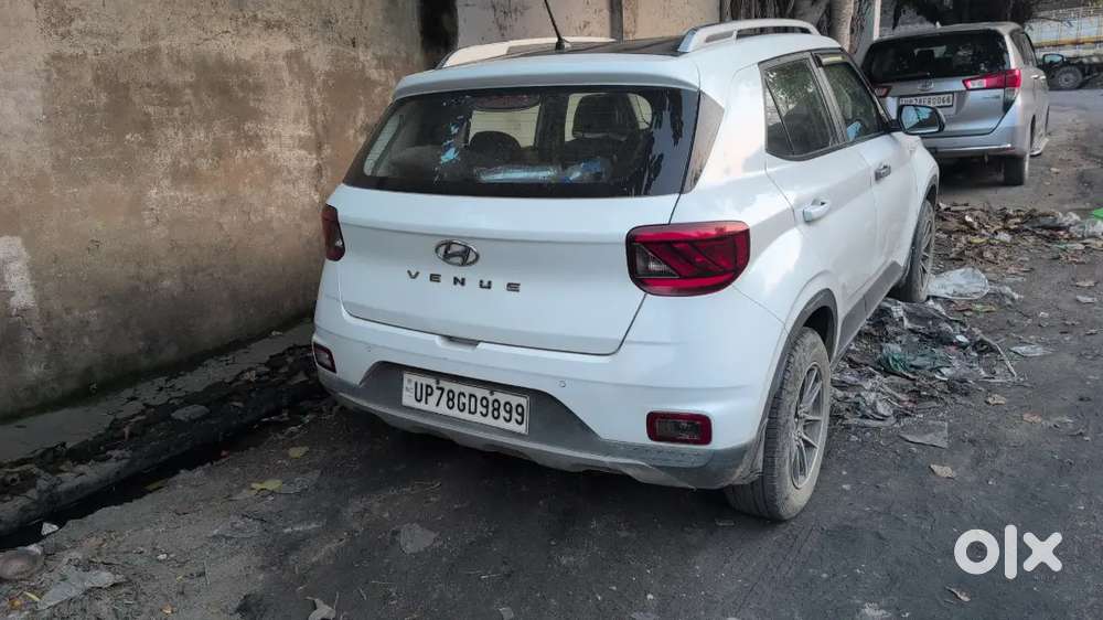 Hyundai Venue Petrol 2020 ( New Tyre,new Battery, Insurance Done Recen