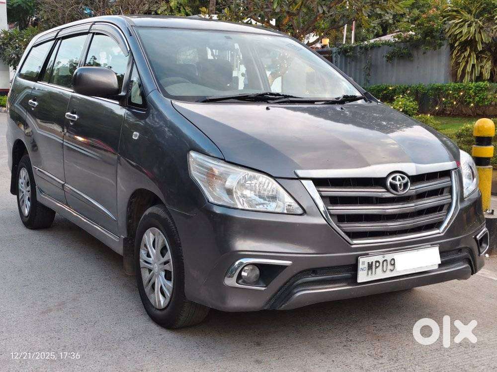 Toyota Innova 2.5 G (diesel) 8 Seater, 2014, Diesel
