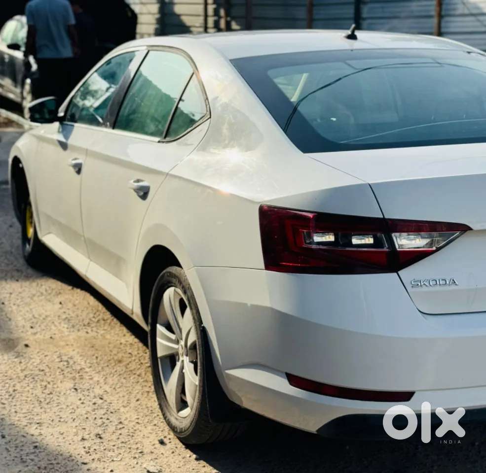 Skoda Superb [ ] 1.8 Style Tsi At, 2018, Petrol