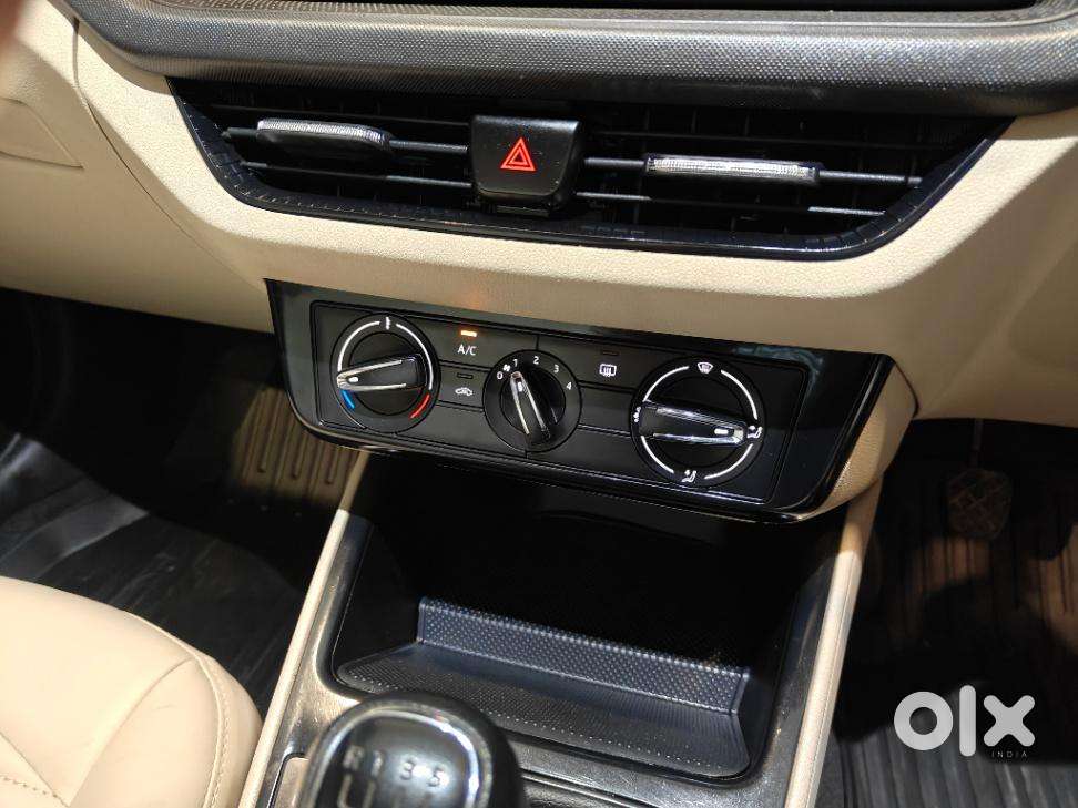 Skoda Slavia 1.0 Active Tsi, 2022, Petrol