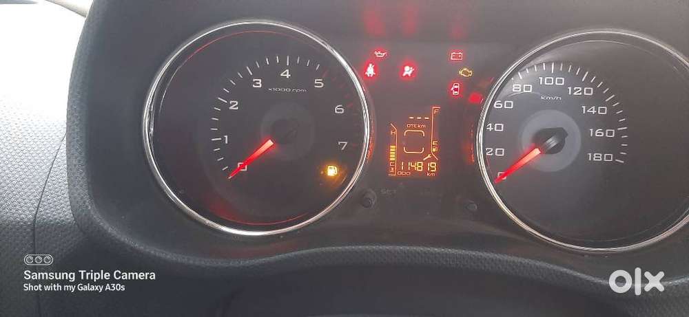 Mahindra Tuv 300 T10, 2018, Diesel