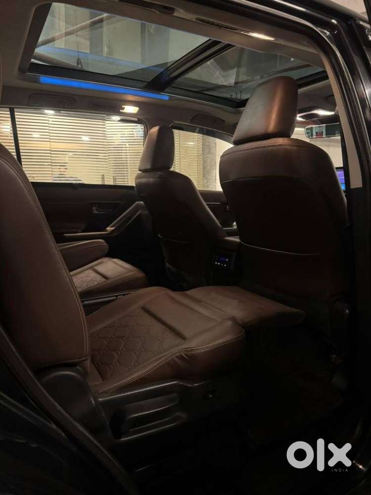 Toyota Innova Hycross 2.0 Zx (o) Hybrid 7 Str, 2023, Petrol