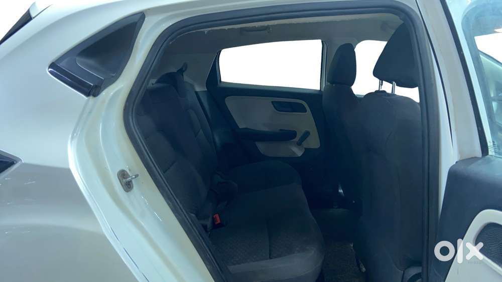 Tata Altroz Xe Petrol, 2022, Petrol