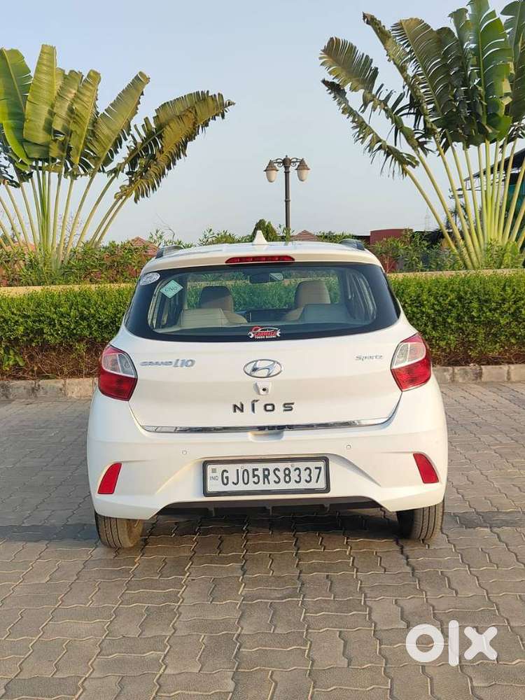 Hyundai Grand I10 Nios Sportz Dual Tone, 2022, Cng & Hybrids