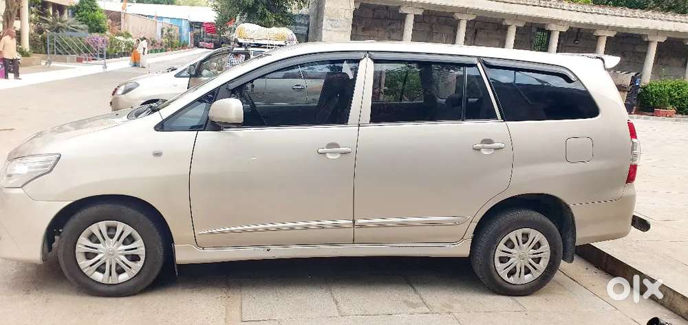 Innova 8 Seater