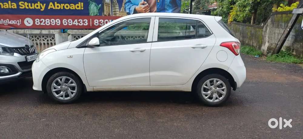 Hyundai Grand I10 2017 Petrol 25000 Km Driven