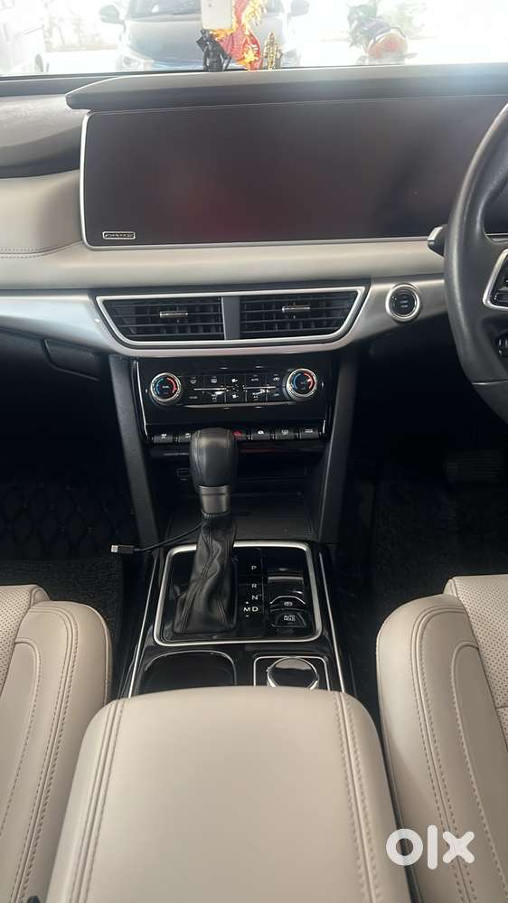 Mahindra Xuv700 2.2 Ax 7 Diesel At Luxury Pack Str, 2023, Diesel