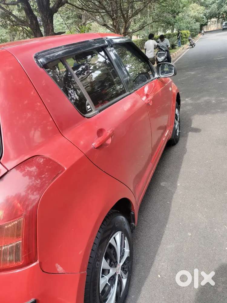 Maruti Suzuki Swift 2006 petrol