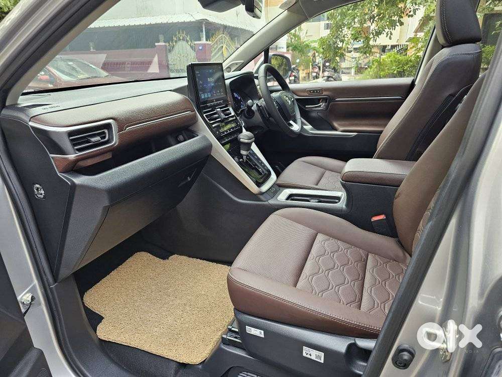 Toyota Innova Hycross 2.0 Zx (o) Hybrid 7 Str, 2025, Electric