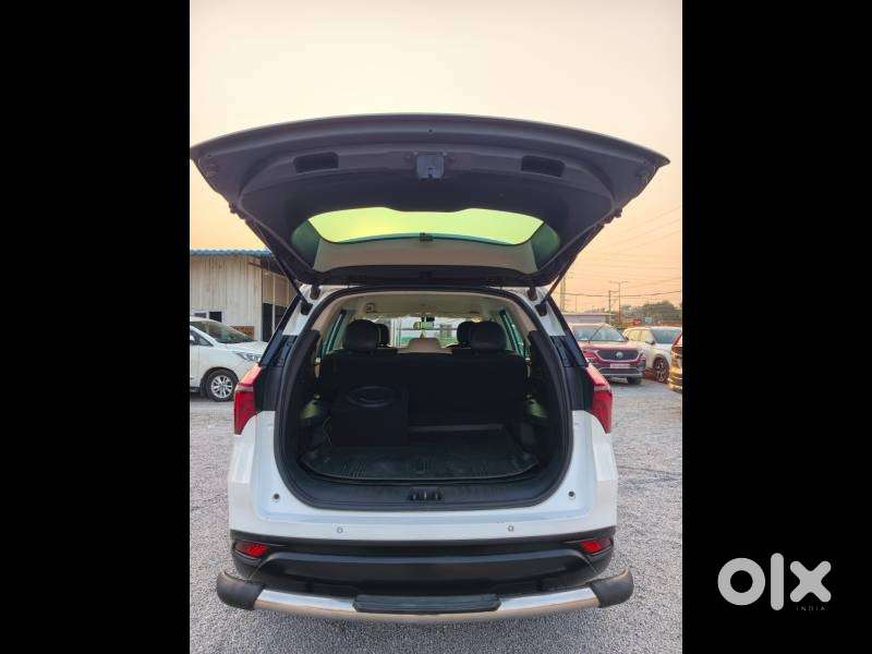 Mahindra Xuv700 2.2 Ax 3 Diesel At 5 Str, 2022, Diesel