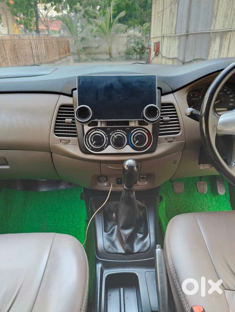 Toyota Innova 2.5 G (diesel) 8 Seater Bs Iv, 2016, Diesel