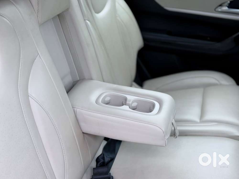 Mahindra Xuv700 2.2 Ax 7 Diesel At Luxury Pack Str, 2022, Diesel