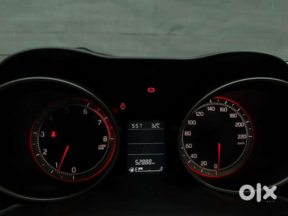 Maruti Suzuki Swift Zxi Plus Dual Tone, 2022, Petrol