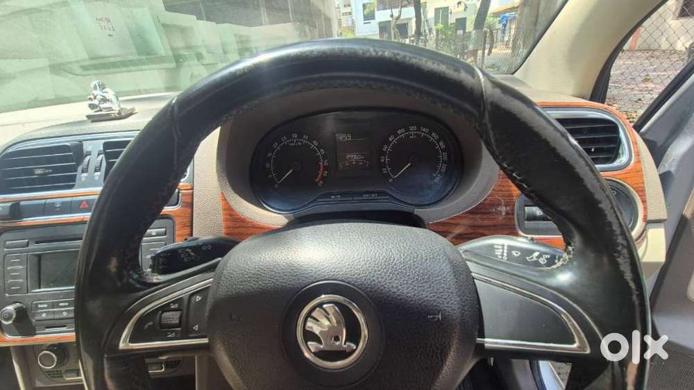 Skoda Rapid Silver Black Package