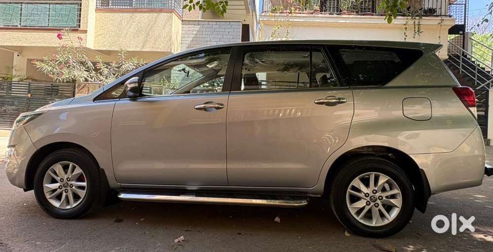 Toyota Innova Crysta 2016 (v) 8 Seater
